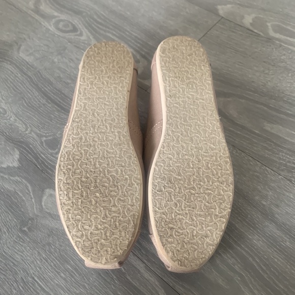 TOMS Alpargata Heritage Shoe, size 6 - Picture 5 of 5